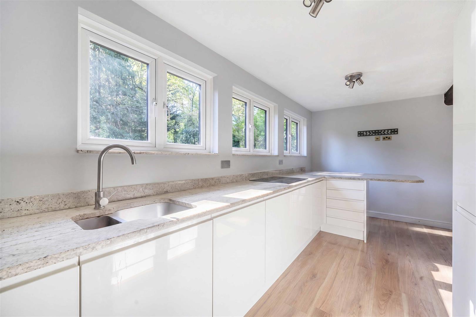 4 bed property in Oakdene, Ascot